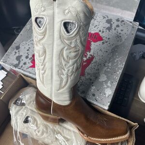 NWT Tanner Mark Women's Two-Tone Heeled Boots- size 10